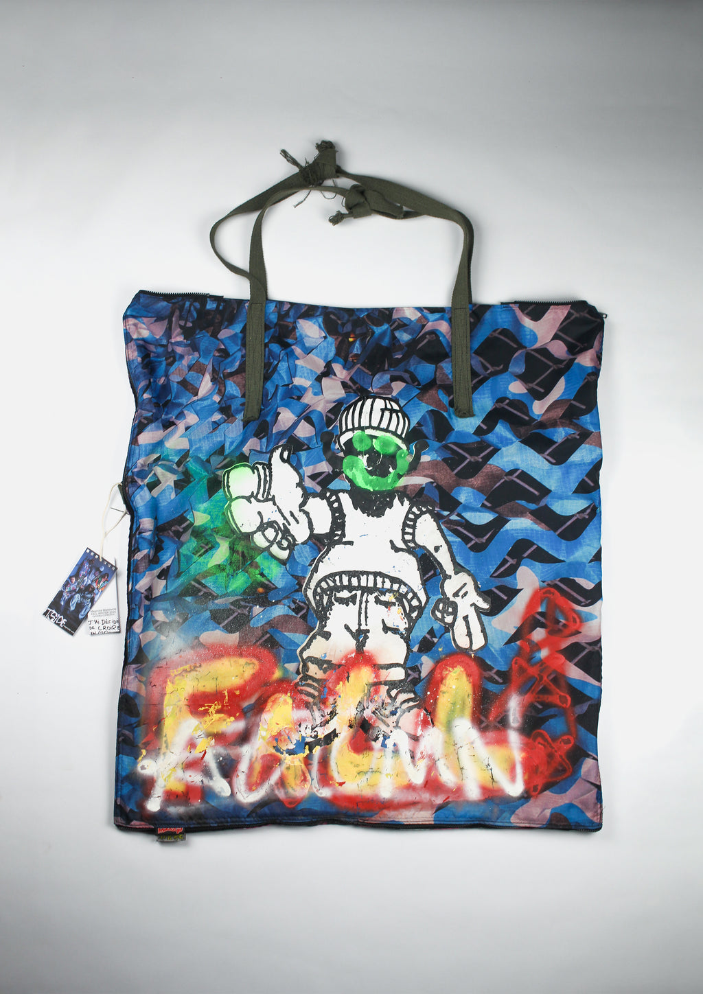 RUNWAY PIECE - Concrete picnic bag