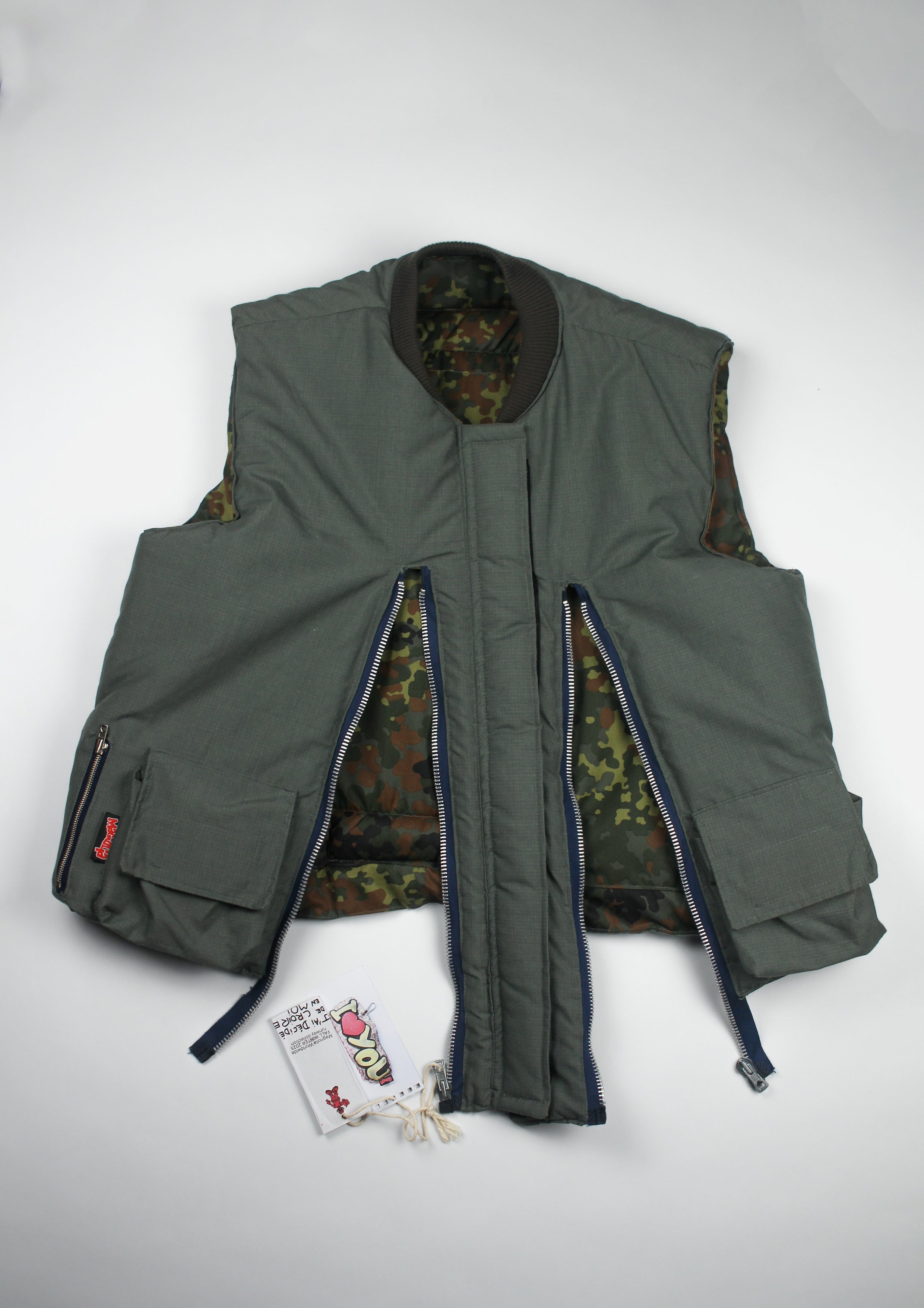 RUNWAY PIECE - Technical sleeveless jacket