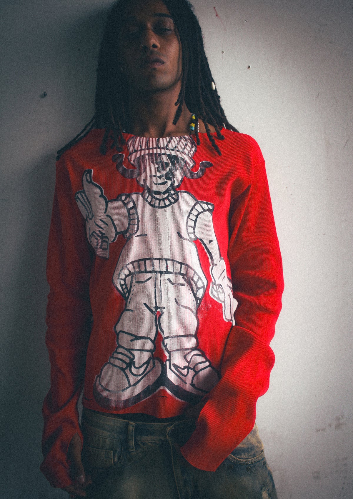 Red sweater (1/1)